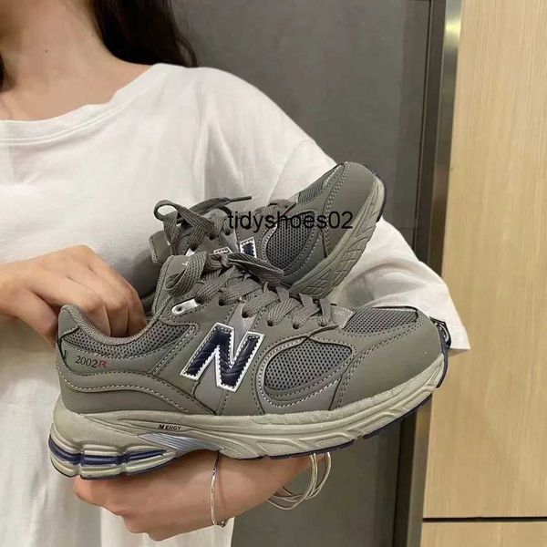 

2002r grey dad shoes ins winter super student thick sole versatile sports shoes new balances shoes street shooting running shoes, Black