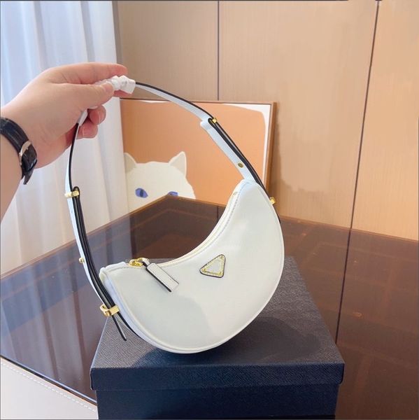 

designer's fashion retro collection festival women's gift one shoulder crossbody handbag three colors single shoulder underarm bag