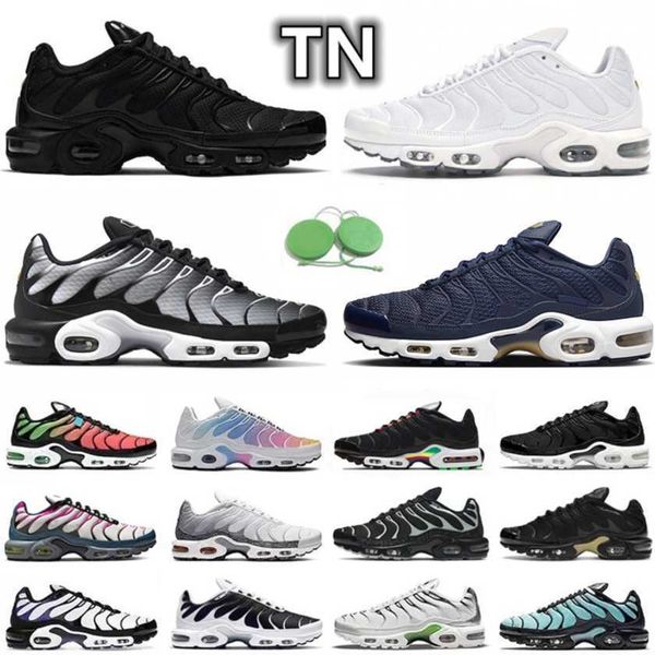 

plus tn running shoes men sneaker triple white red metallic silver worldwide fire ice oreo hyper sky bule rainbow smoke grey neon men women, Black