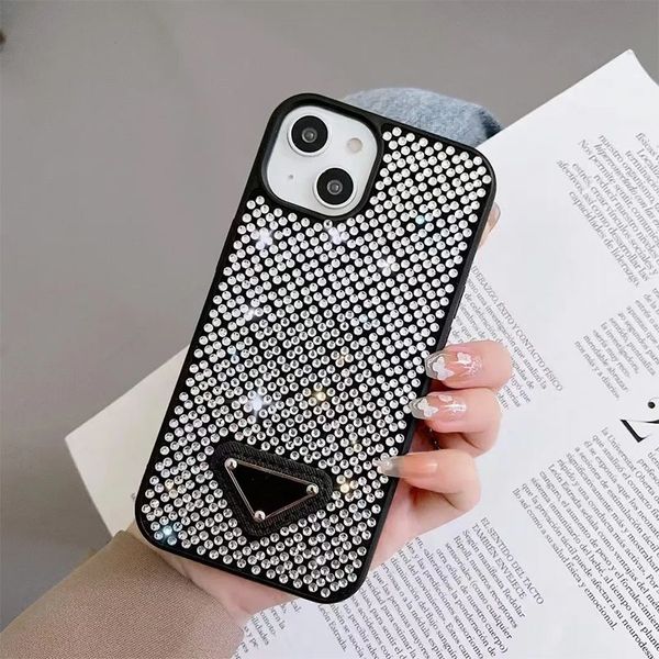 Cajas de teléfono de triángulo con brillo de cristal de lujo Bling Rhinestone Diamond Shell para iPhone 14 plus 13 12 11 pro Max Moda Mujer Funda trasera Contraportada al por menor OB47 OB47