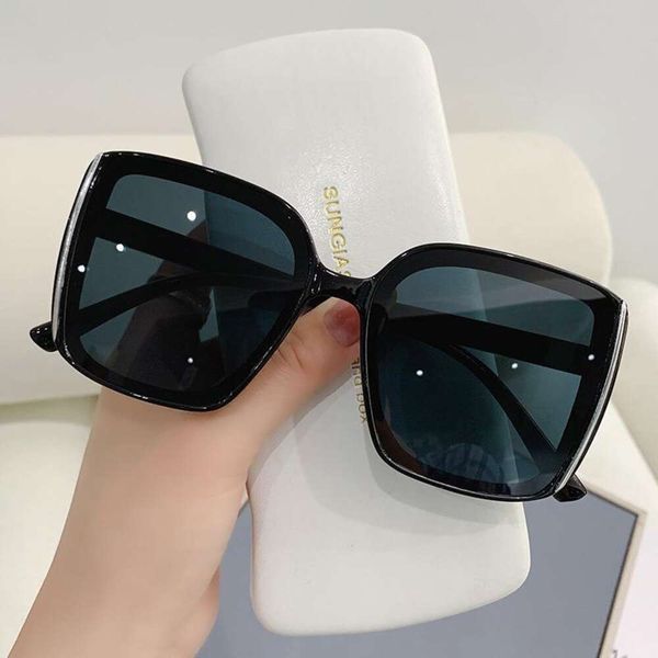 

stamping square womens anti ultrao sunglasses fashion, White;black