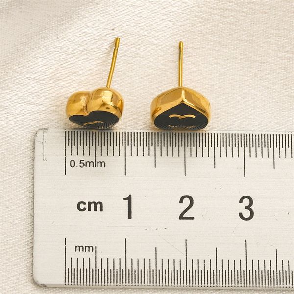 

luxury brand designer heart shape earrings c letters stud earrings 18k gold plated earrings not fade wedding party jewelry for women girls d, Golden;silver
