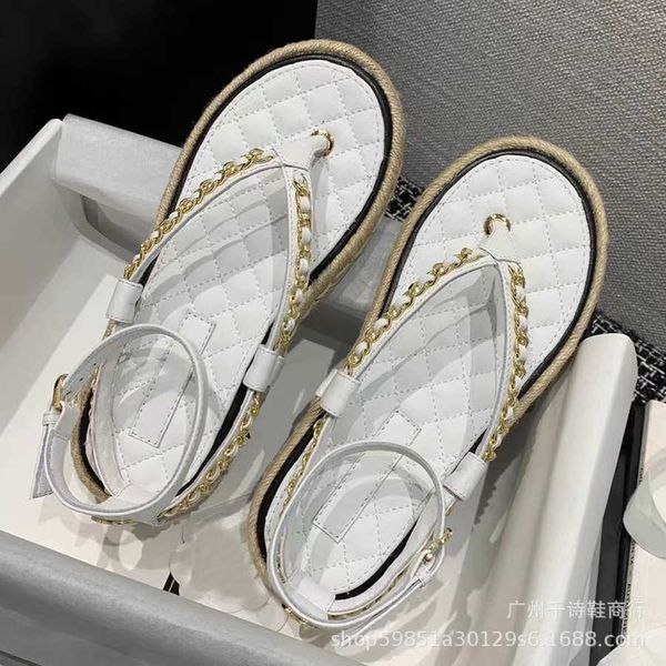 

slippers version flat bottomed sandals straight line buckle metal chain straw woven thick sole clip toe flip flop, Black