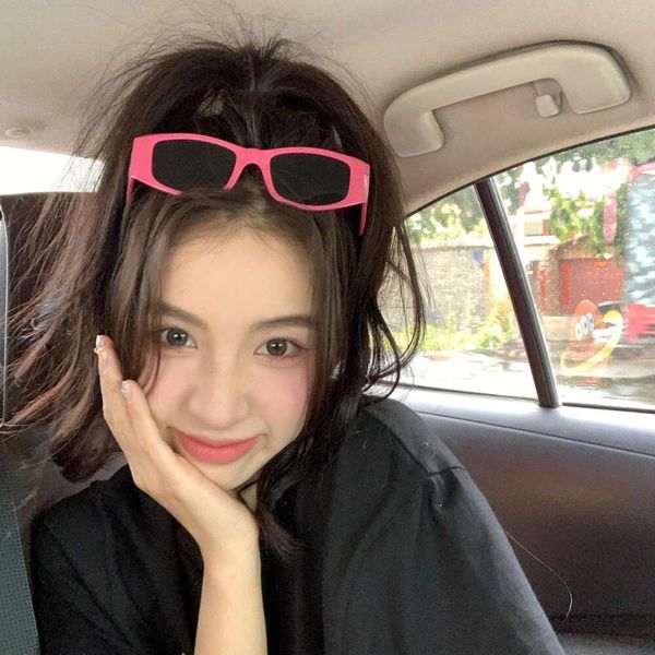 

small frame letter sunglasses ins punk fashion show, White;black