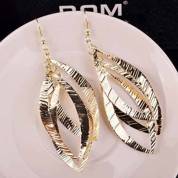 

palace exaggerated spiral flower ring nightclub star same earrings, Golden