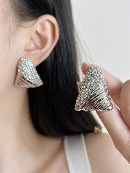 

Designer Earrings SL Luxury Top French Heavy Industry Flash Diamond Triangle Small Design Geometric Exaggeration Senior Earrings Female Accessories Jewelry