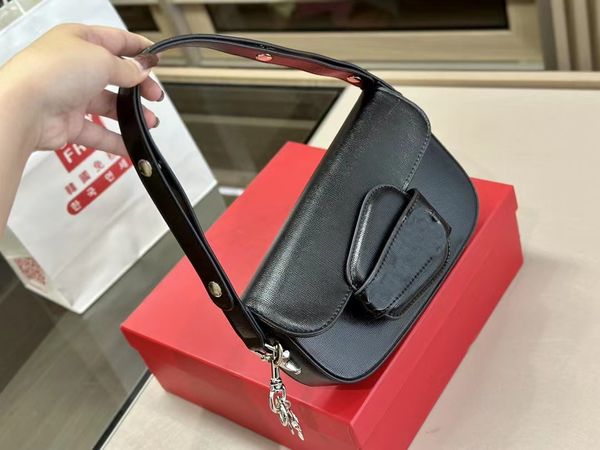 

2023 new leather quality cosmetic bag designer bag single shoulder bag underarm bag ladies saddle bag thickness double shoulder strap horseb