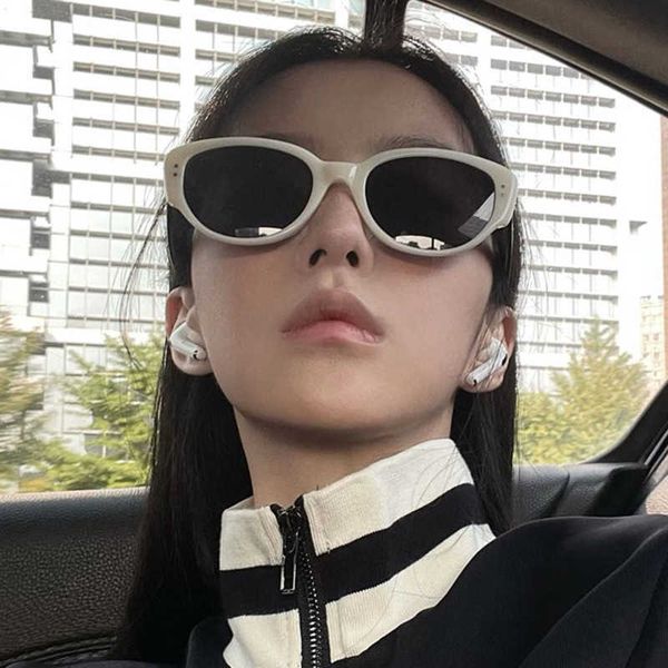 

2023 new women's fashion cool triangle advanced decoration korean version mi nail cat eye sunglasses, White;black