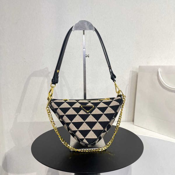 

new triangle embroidery chain single shoulder underarm handbag