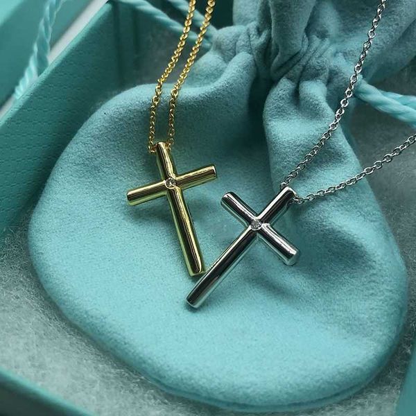 

designer necklace s925 sterling silver t family pendant cross couple men's small fashion trend simple versatile jewelry tiffaniess
