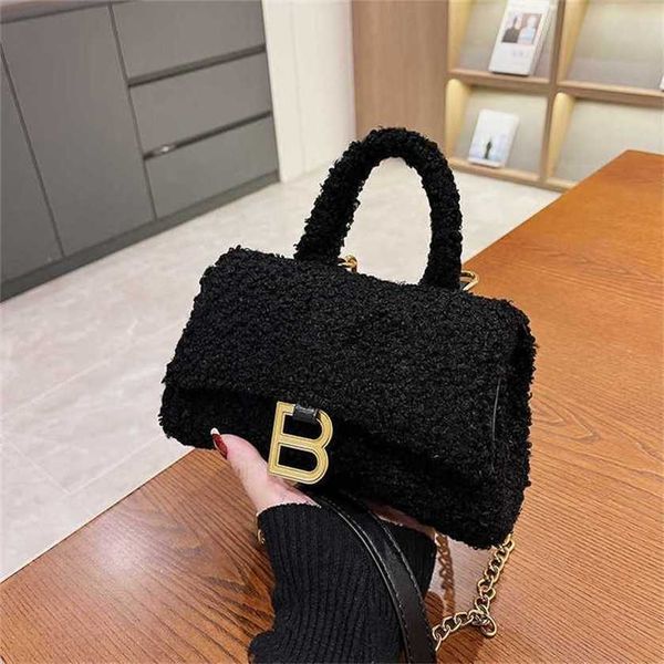 

26% off bag 2024 new launch designer handbag plush women's autumn/winter simple and fashionable lamb hair handheld one crossbody wester