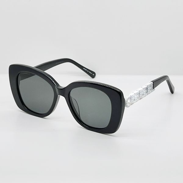 

Glasses Designer for Women Womens Retro Eyewear Ladies Sunglasses Designers with Letter on the Legs Uv400