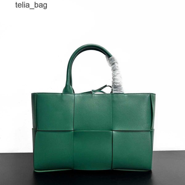 

leather textured arco autumn luxury tote bag 2023 classic winter bottegaas woven girl women's bags venetaas high capacity handheld one