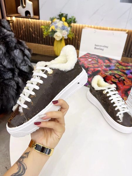 

designer sneakers luxury shoes gazelle men shoes printed alphabet casual shoe embroidery fashion retro fluff upper rubber sneaker luxury lea, Black