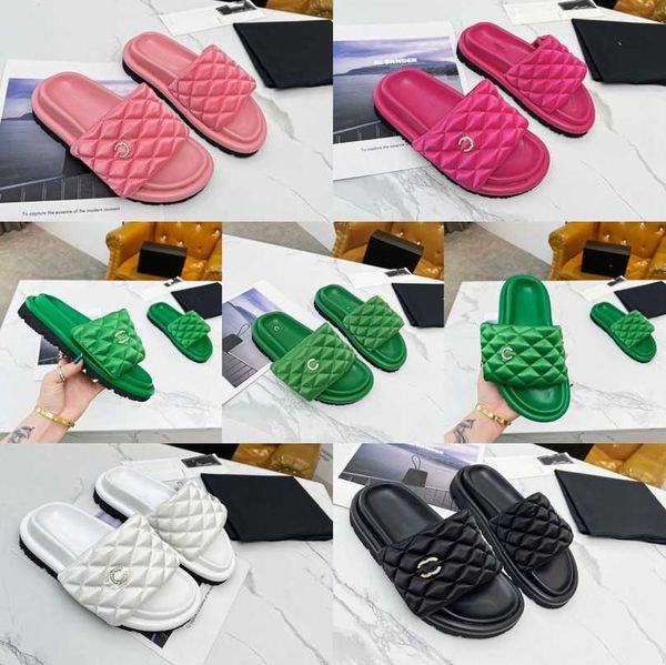 

2023 pool pillow mules women padded quilted logo satin sandal interlocking c crystal buckle sunset flat slides chanl slider slip on thick bo, Black