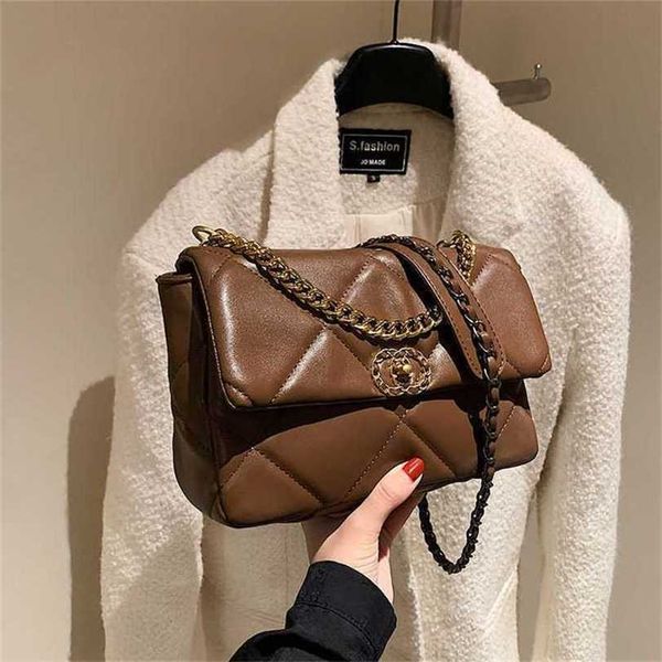 

20% off bag 2024 new launch designer handbag hand this year's popular simple diamond pattern embroidered small autumn new westernized v
