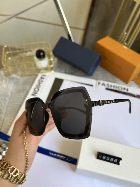 

2023 new polarized sunglasses box driving street p women's tide, White;black