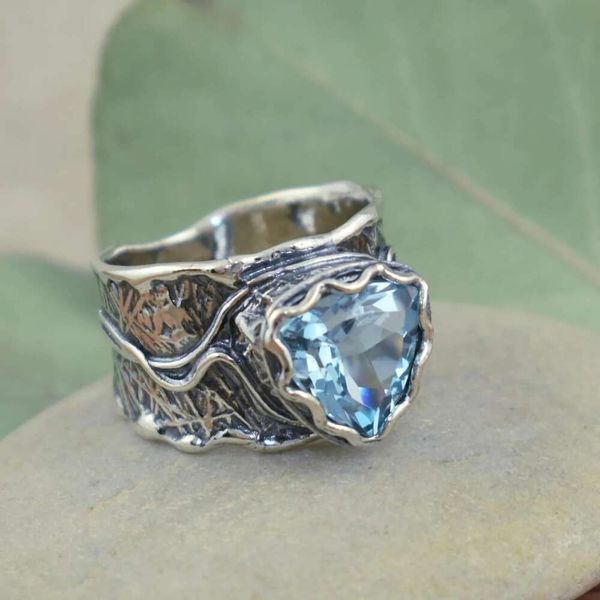 

designer's fashionable and luxurious large alloy inlaid with blue zircon for men and women's creative rings, versatile and high-en, Silver