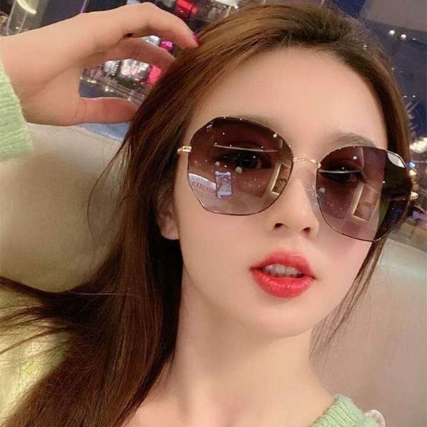

korean version of ins sunglasses womens anti violet gm retro glasses wholesale, White;black