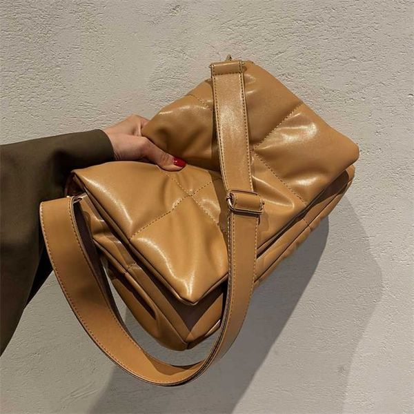 

evening bags high sense small crowd down large capacity bag women's bag fashion autumn and winter texture cross body versatile 230828