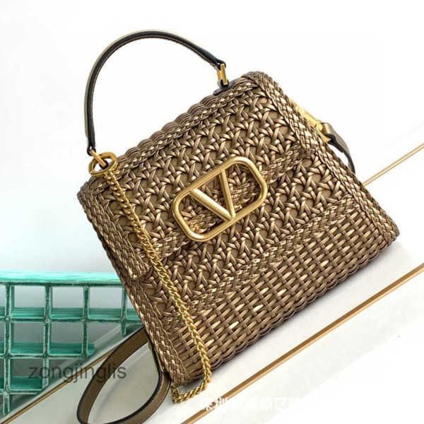 

bag women beach bags saddle crossbody designer valentinoc handbag purse wallet bagpack puff woven leather design cowhide handbag 6thk