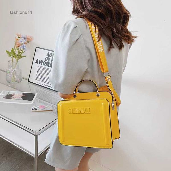 

cosmetic bags cases 2023 new madden bags fashion women's hand letter versatile single shoulder purses ladies handbags designers