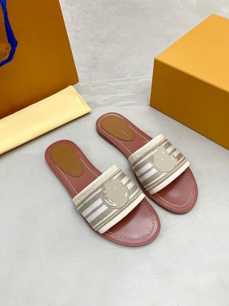 

womens designer sandals summer luxury slippers ringer chain black white apricot color leather sandals outdoor beach seaside home flat women