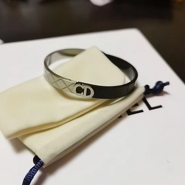 

jewelry designer bracelet niche design titanium steel bracelet female personality fashion temperament senior sense of hand jewelry, Black