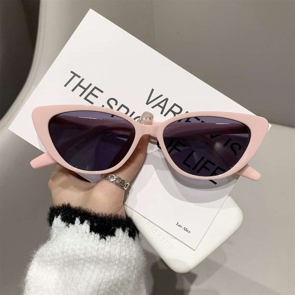 

jennie sweet cool black cat eye sunglasses a whole set of high end fashionable exquisite and attractive, White;black