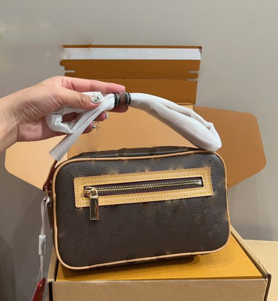 

lous vutt designer camera bag designer crossbody bag designer shoulder bag full print logo mens wallet waist women packs waist bag genuine l