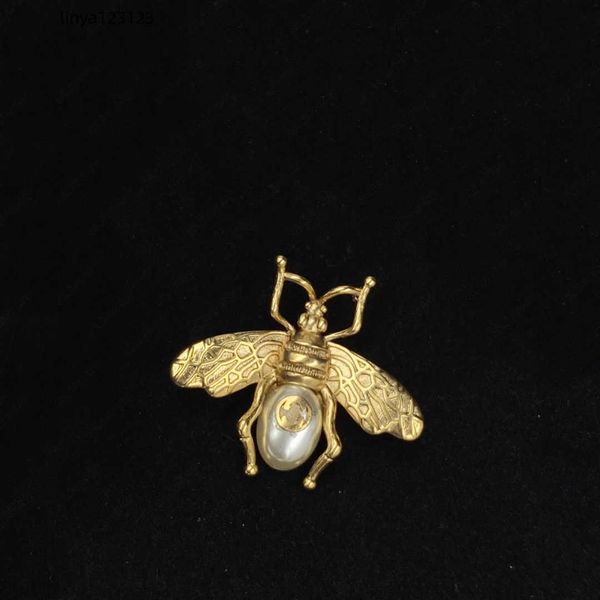 

luxury jewelry gold pins pearl bee brooches, Gray