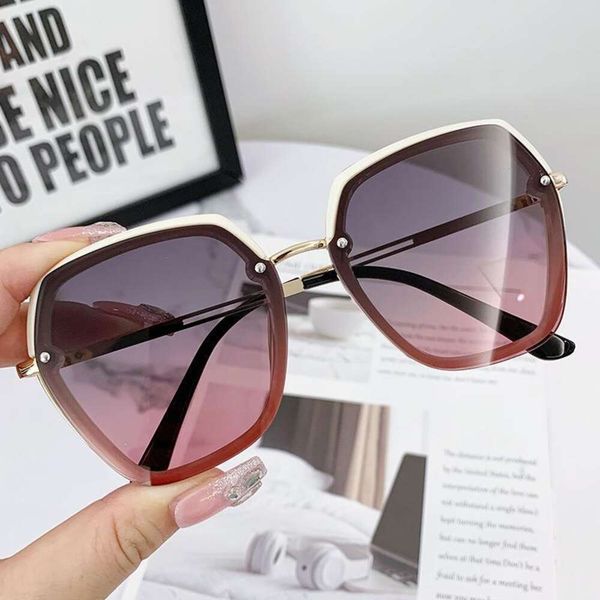 

metal sunglasses for men sunshades anti ultraviolet women, White;black