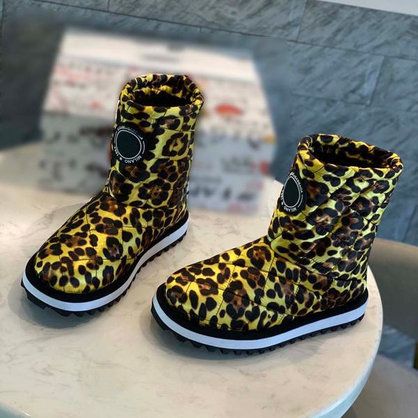 

boots, short boots, booties designer martin boots, high-end luxury fashion, must-have for warmth in autumn and winter, multi-color, fast de, Black