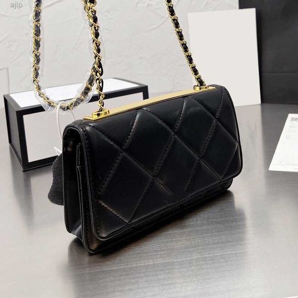 

2022ss trendy quilted classic mini flap bags 19cm lambskin genuine leather gold metal hardware matelasse chain crossbody purse card phone ho