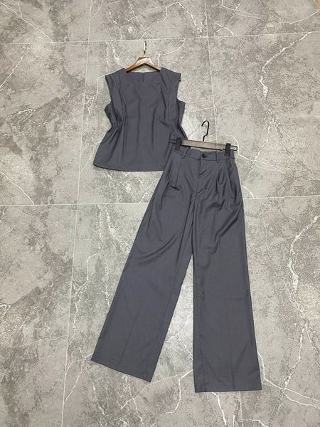 

women's two-piece pants round neck sleeveless and pants, White