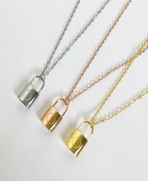 

luxury designer jewelry women necklace gold lock pendant designer necklace for men elegant silver chain necklace and earrings brac9269459