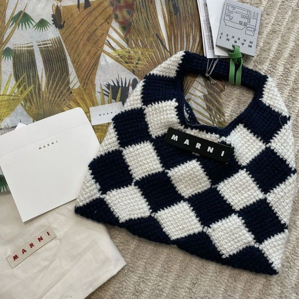 

waist bags summer beach handbag luxury design knitting striped hand knitted color casual women trend black white lattice bag 230828