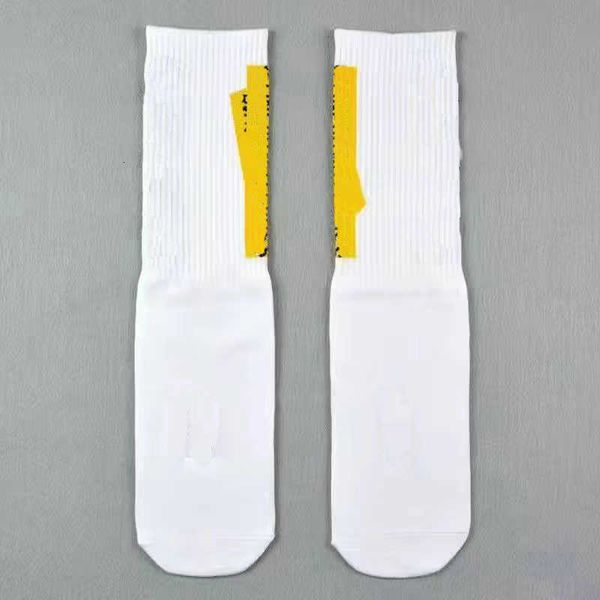 

mens socks designer fashion mens streetwear women men cotton printing breathable black white sock mixing football c395