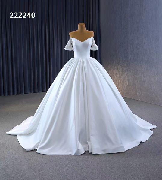 

simple ball gown wedding dresses appliques sweetheart collar white sm222240