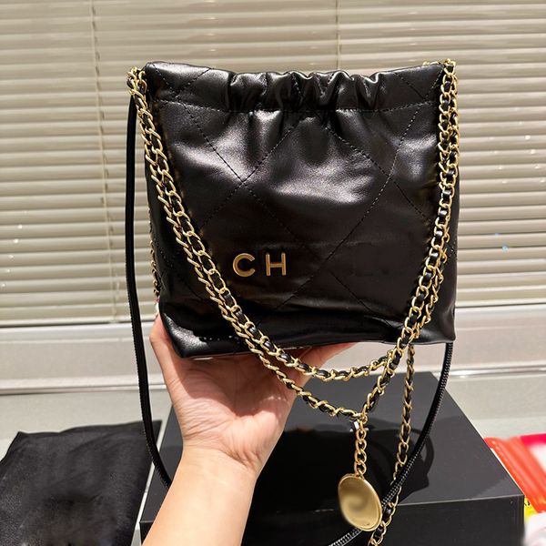 

22 garbage bag designer womens shoulder bag mini 21x20cm underarm bag gold hardware metallic clasp luxury tote coin charm matelasse chain di