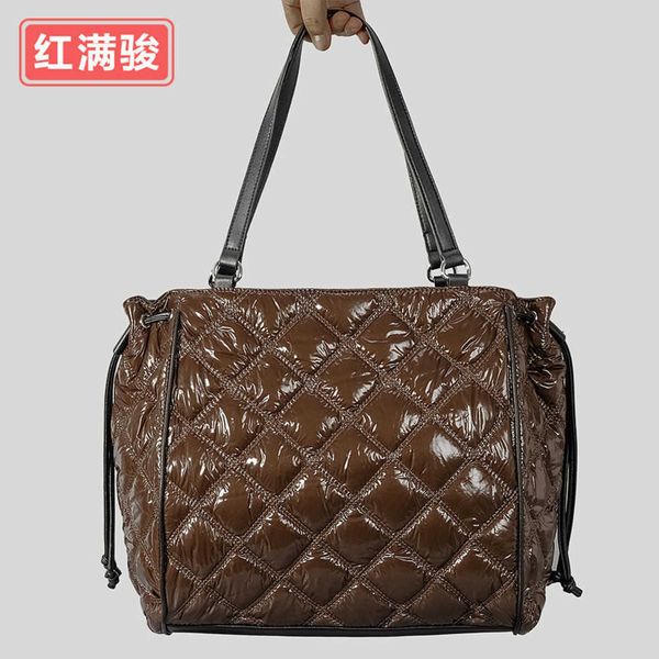 

large capacity down cotton diamond checked handbag for women's minimalist car stitching drawstring single shoulder bag, cotton jacket b