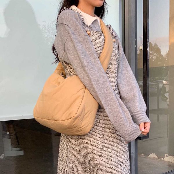 

large capacity soft down diagonal cross bag women's small design pleated soft waxy shoulder bag simple nylon shopping bag 230831