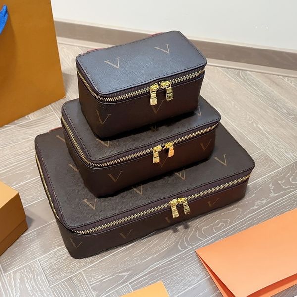 

2023 lady cosmetic bags fashion makeup bag women designers toiletry travel pouch ladies purses handbags box type