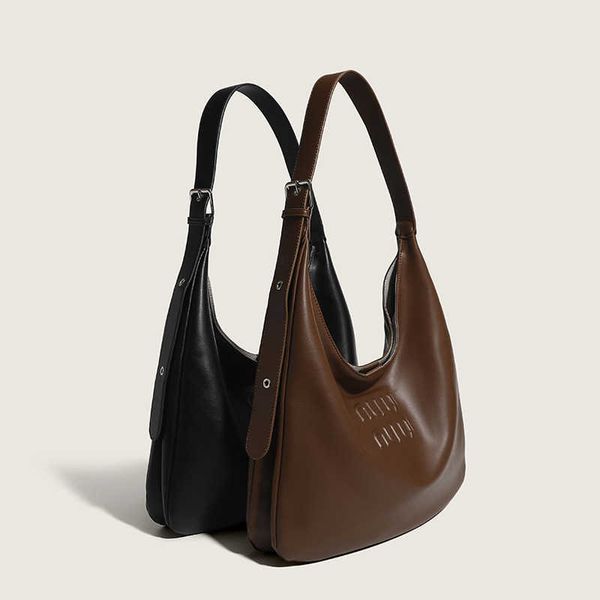 

outdoor tote women's bag simple large capacity commuting underarm bag soft face tote bag embossed shoulder bag tote for traveling miui