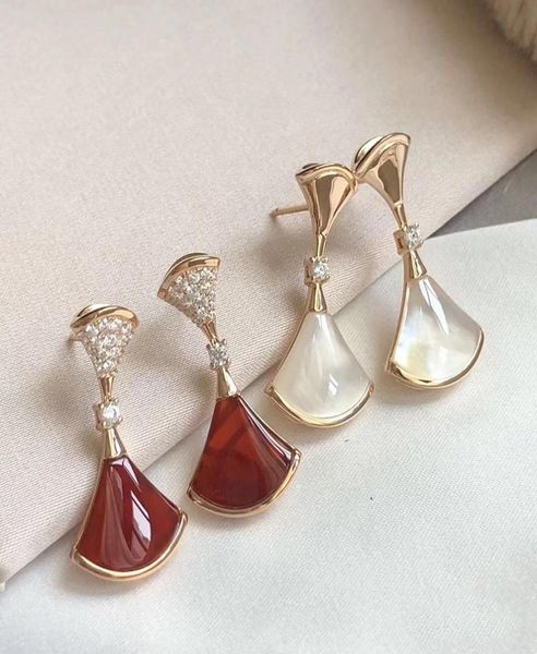 

small skirt earrings female korean version of highquality fan fanshaped diamondset white motherofpearl carnelian new trend in1144008, Golden
