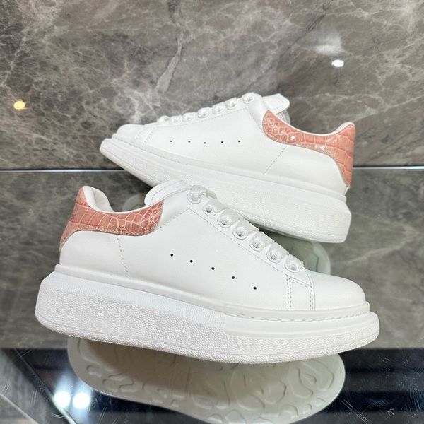 

2023 luxury designers casual shoes women sneaker cowhide fashion lady flat designer running trainers letters shoe sneakers size35-46 xsd2211, Black