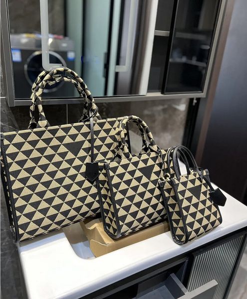 

totes woman designer bag quilted texture shoulder bags shopping lady gentle luxury handbags women fashion handbag trumpet tote