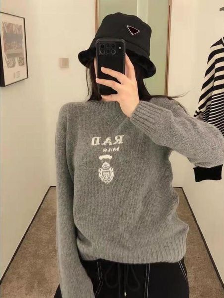

luxury designer sweaters 2023 women clothing new fashion crew neck sweater branded logoed blanded triangle knitted woman sweaters pullover, White;black