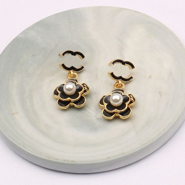 

classics 18k gold plated designer ear stud earrings brand designers geometry letters women crystal rhinestone pearl earring wedding party je, Golden;silver