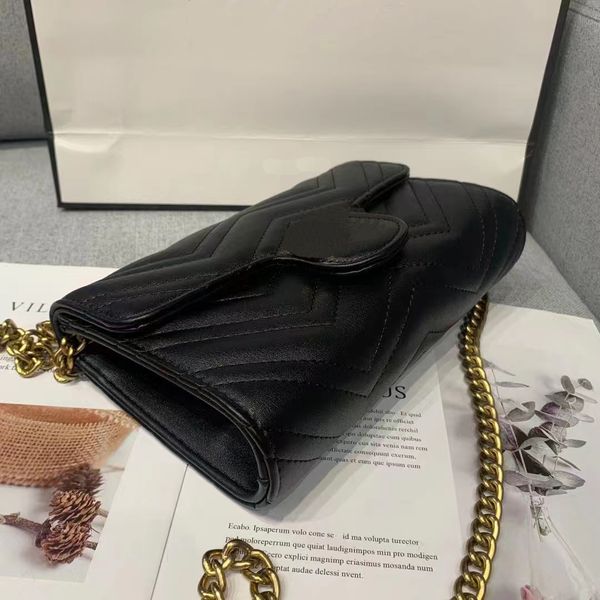 

luxurys women chain crossbody bags designers heart v wave pattern shoulder bags messenger bags pruse chain tote